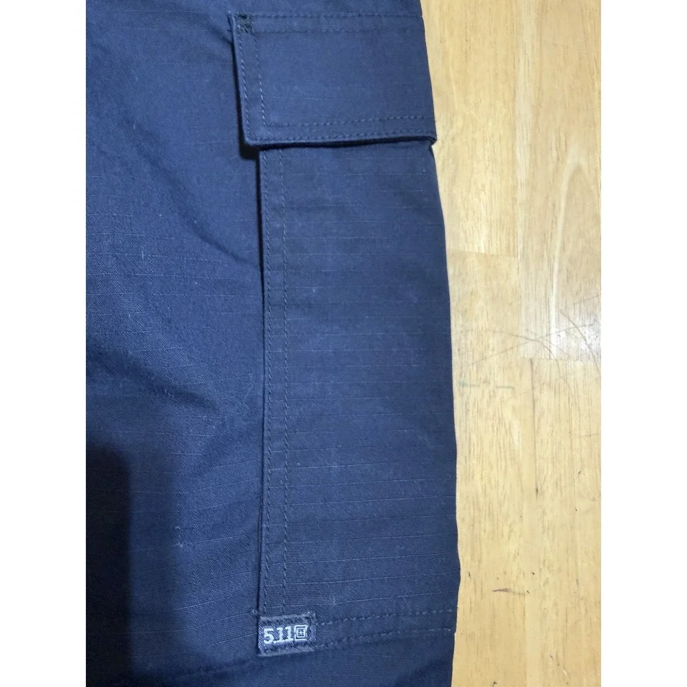 5.11 Tactical Series Mens 28x30 Medium Short Black Ripstop Cargo Duty Work Pants